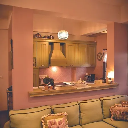 Ferienhaus La Maison Des Fleurs. Miléai