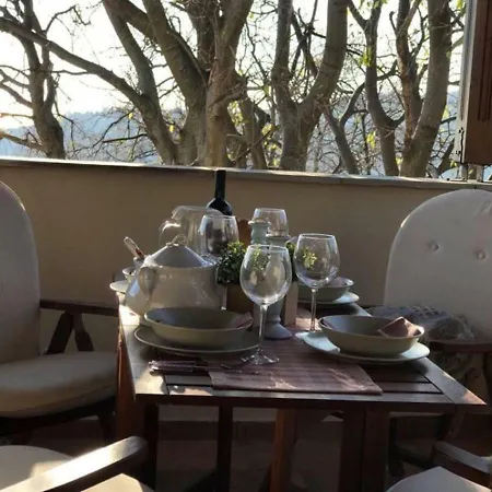 Ferienhaus La Maison Des Fleurs. Miléai