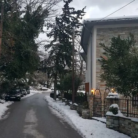 La Maison Des Fleurs. Ferienhaus Miléai