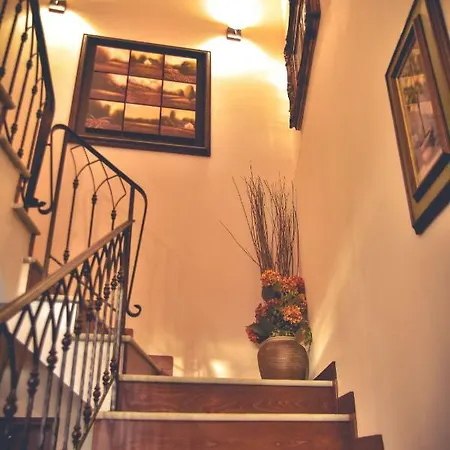Ferienhaus La Maison Des Fleurs. Miléai