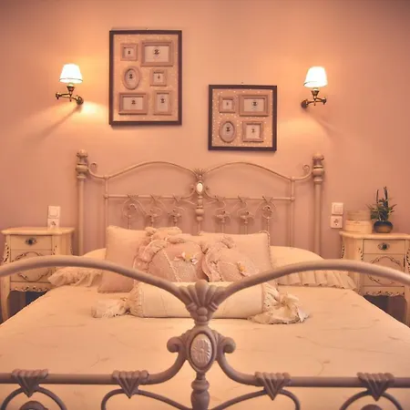 Ferienhaus La Maison Des Fleurs. *