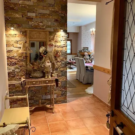 Ferienhaus La Maison Des Fleurs. Miléai